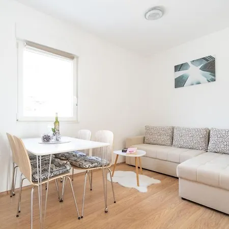 Appartement Sea View Neo Star Kaštela